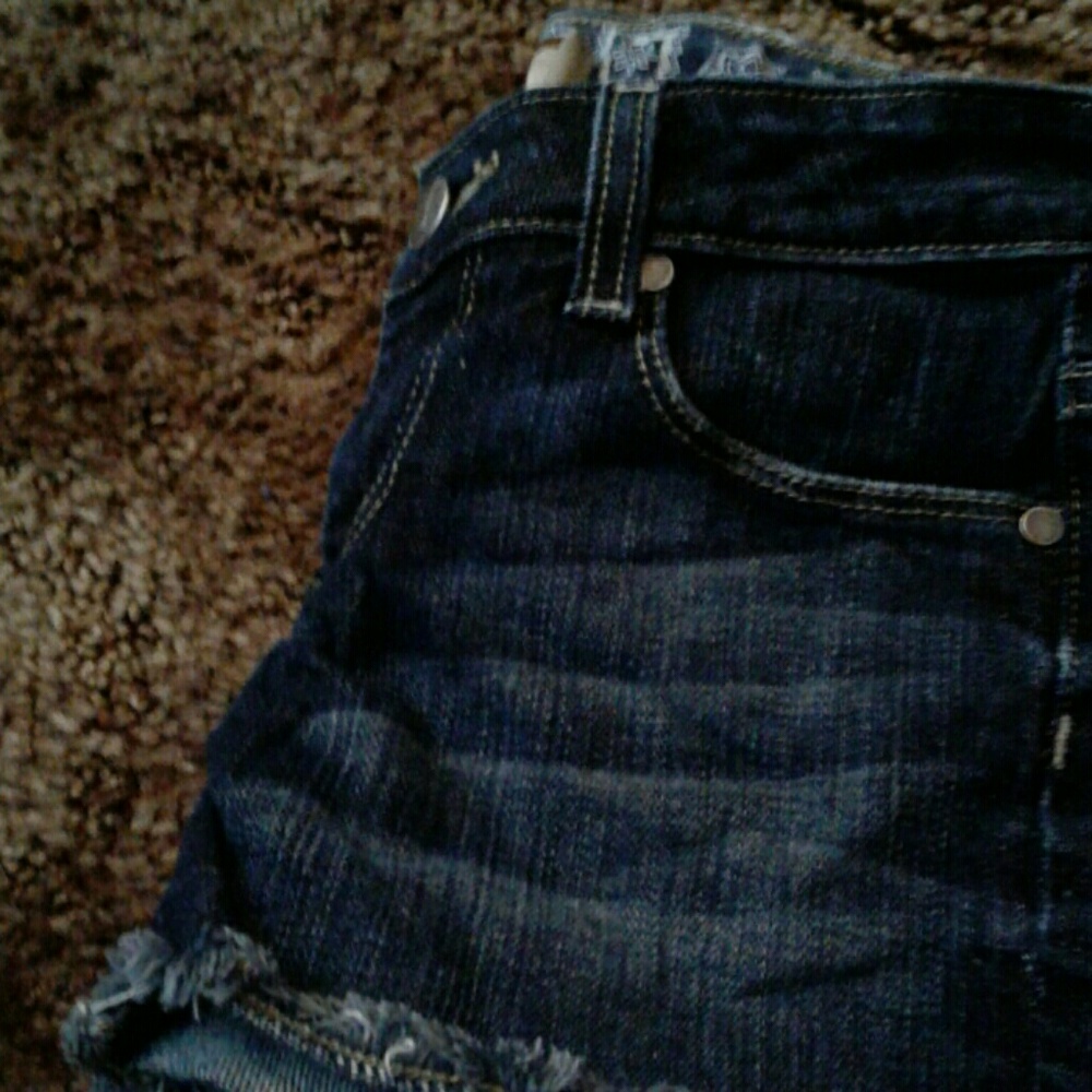 Shorts - Picture 3 of 4